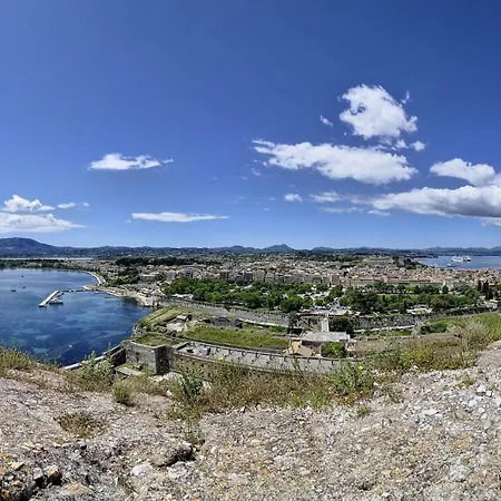 Saroco Square Luxury Apartment *